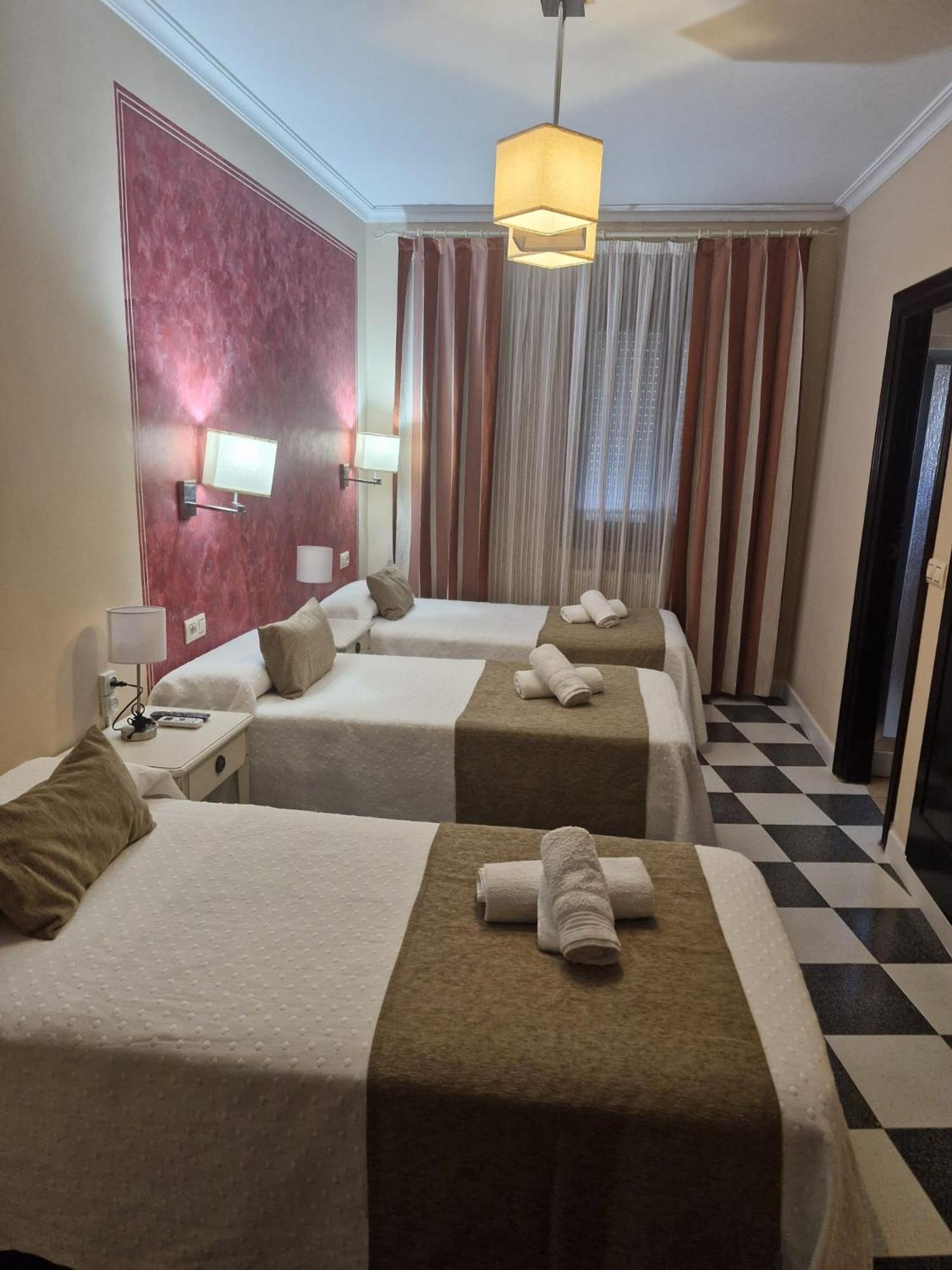 Hostal El Fogon De Felisa Herrera del Duque ภายนอก รูปภาพ